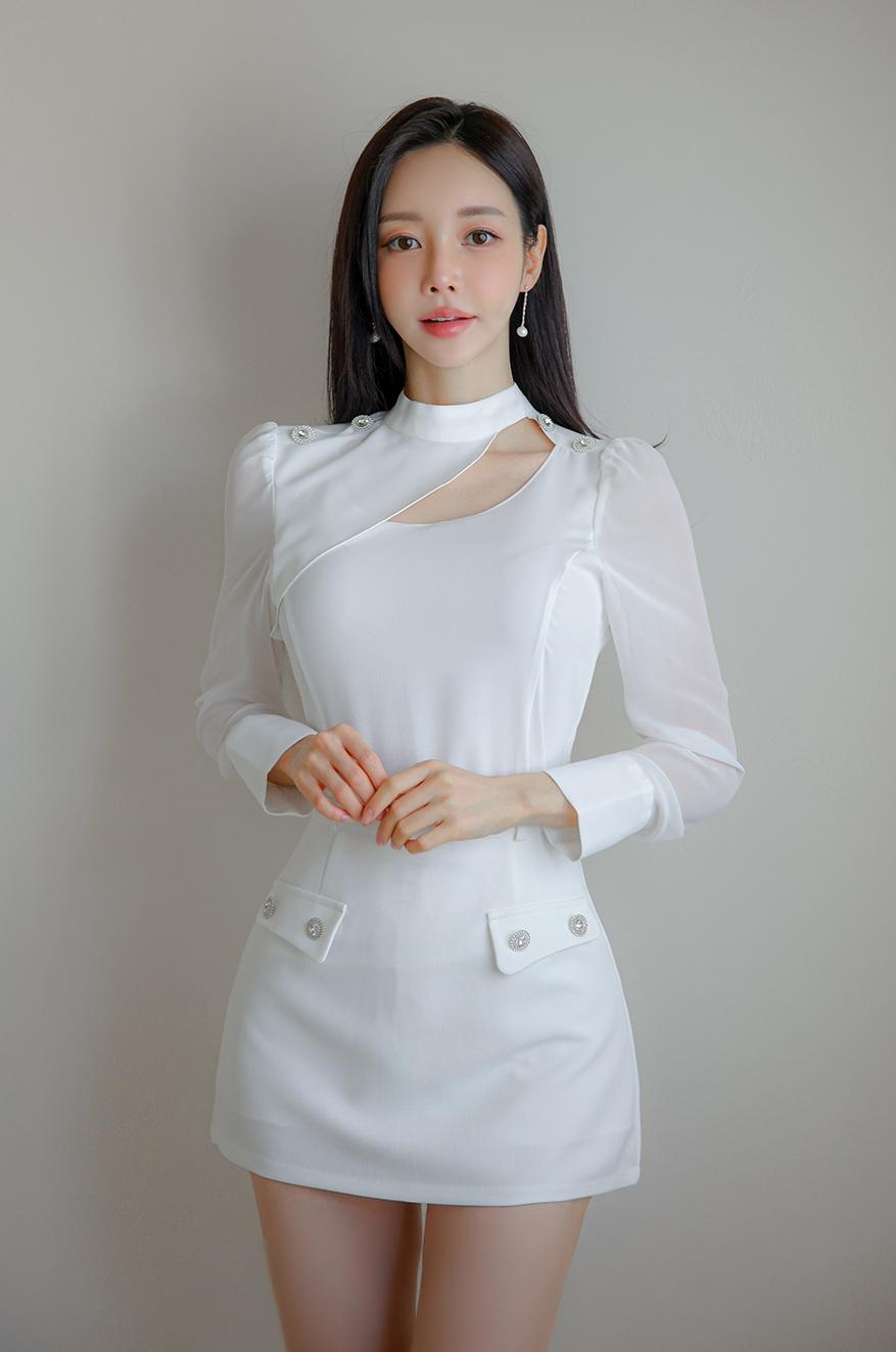 夏天穿优雅白裙，简直是把清新感焊在身上！气质小白裙不愧是“顶流”，不管春夏外穿，