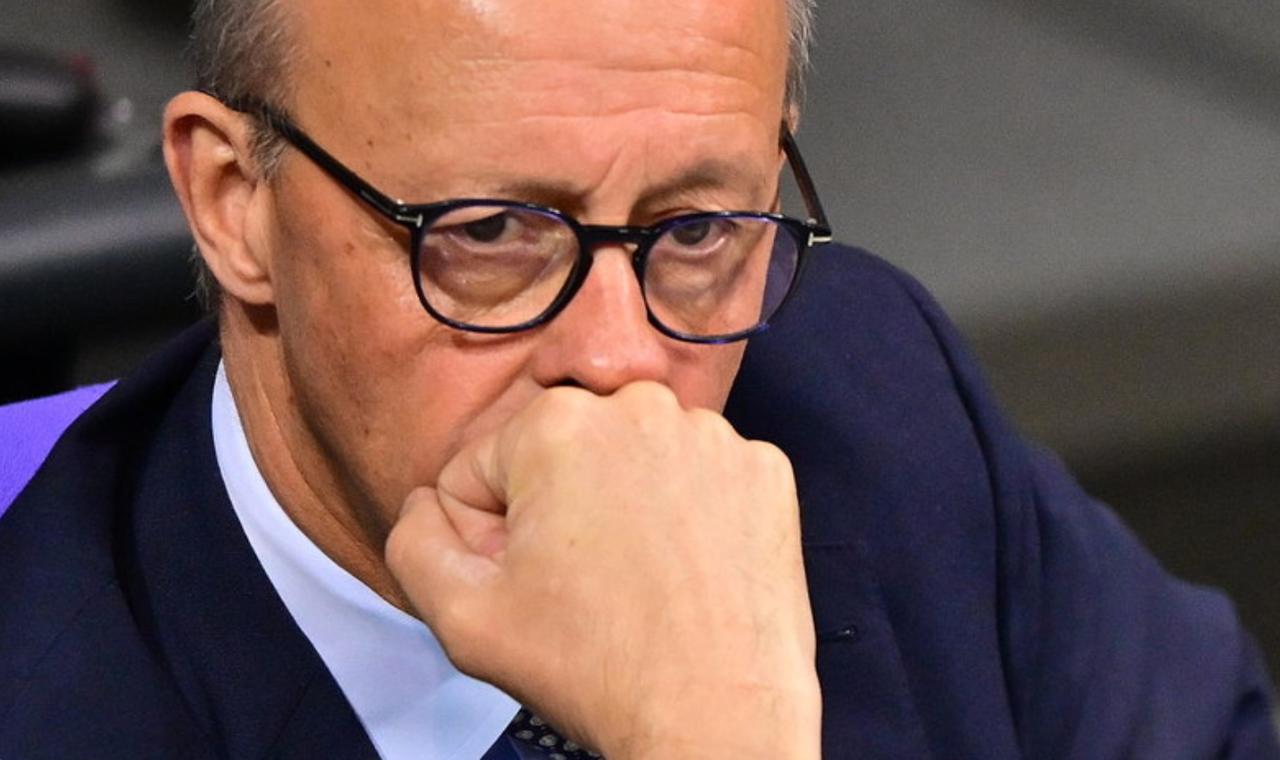 德国谴责梅德韦杰夫关于默茨可能被绑架的言论 德国政府副发言人塞巴斯蒂安·希尔