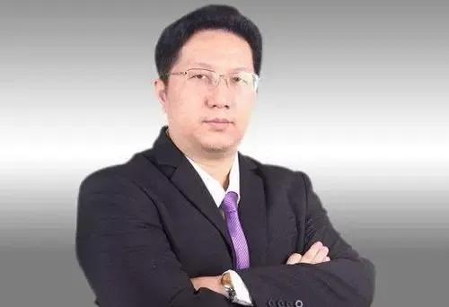 2021年，一个叫叶飞的举报电话，撕开了资本市场不能说的秘密。当时号称“私募冠军