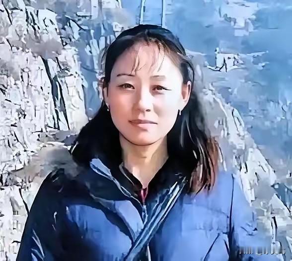 1992年冬天，内蒙古赤峰，20岁董艳珍开了个小卖部，没曾想刚开业就遇上贼偷东西