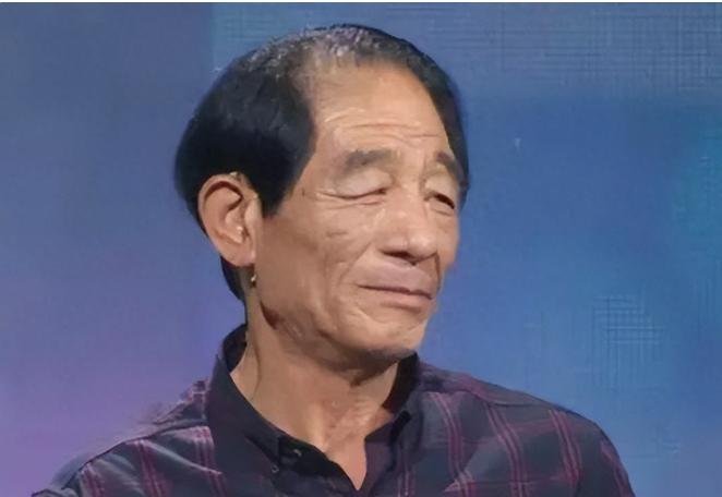 河北1光棍男子，弟弟意外病逝，他为了弟媳和侄子终身不娶，甚至卖掉房子供侄子读书，