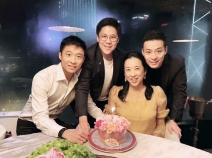 还是要多生孩子，如果朱玲玲只生了一个儿子，大家肯定说浪费了她的基因。但是霍启