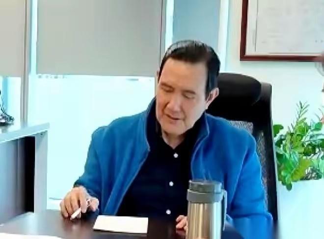 76岁的马英九大概怎么也想不到，最后要把他“踢出局”的，不是对手，而是自己的老婆