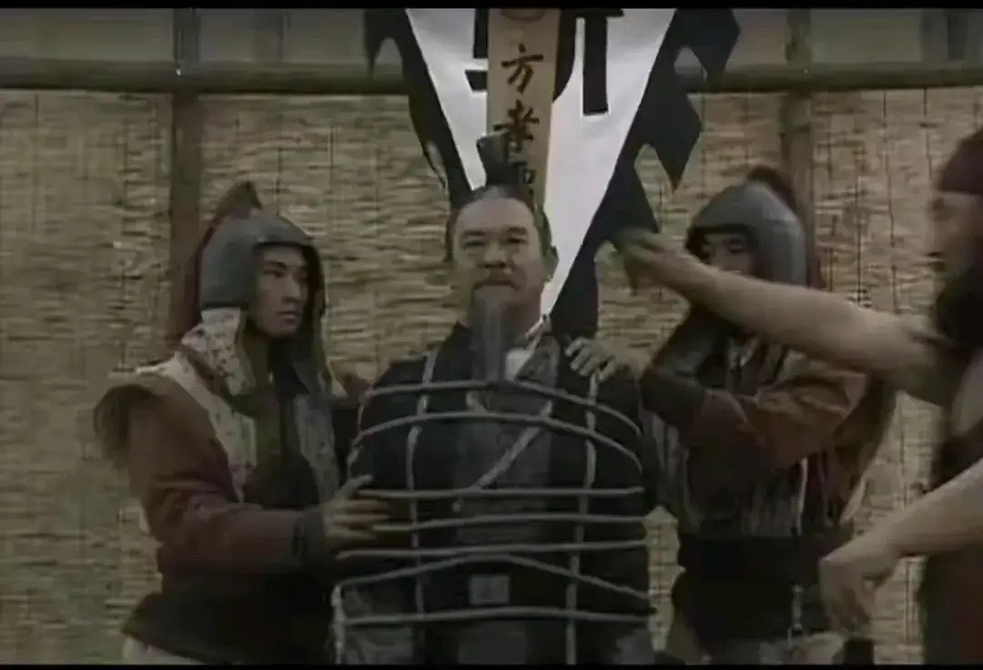 直到现在我才明白，为什么有人指责方孝孺牵连了十族，而不去指责朱棣滥杀无辜，因为这是他自己作死！朱棣都