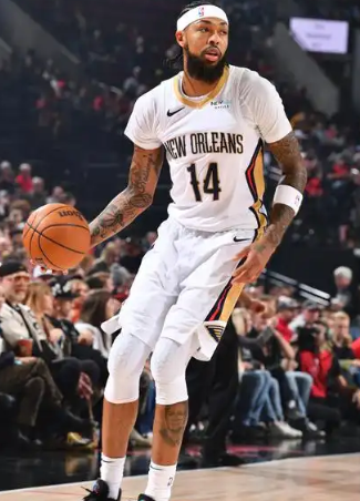 NBA季后赛，这场阿特金森攻防都在消耗莺歌，让你进攻箭头没法发挥。而哈登是骑士的