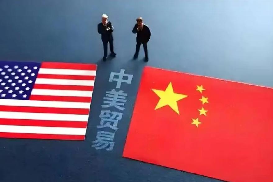 12月28日，法新社报道:“2025年中美进入战略僵持期，特朗普发起全球关税胆小