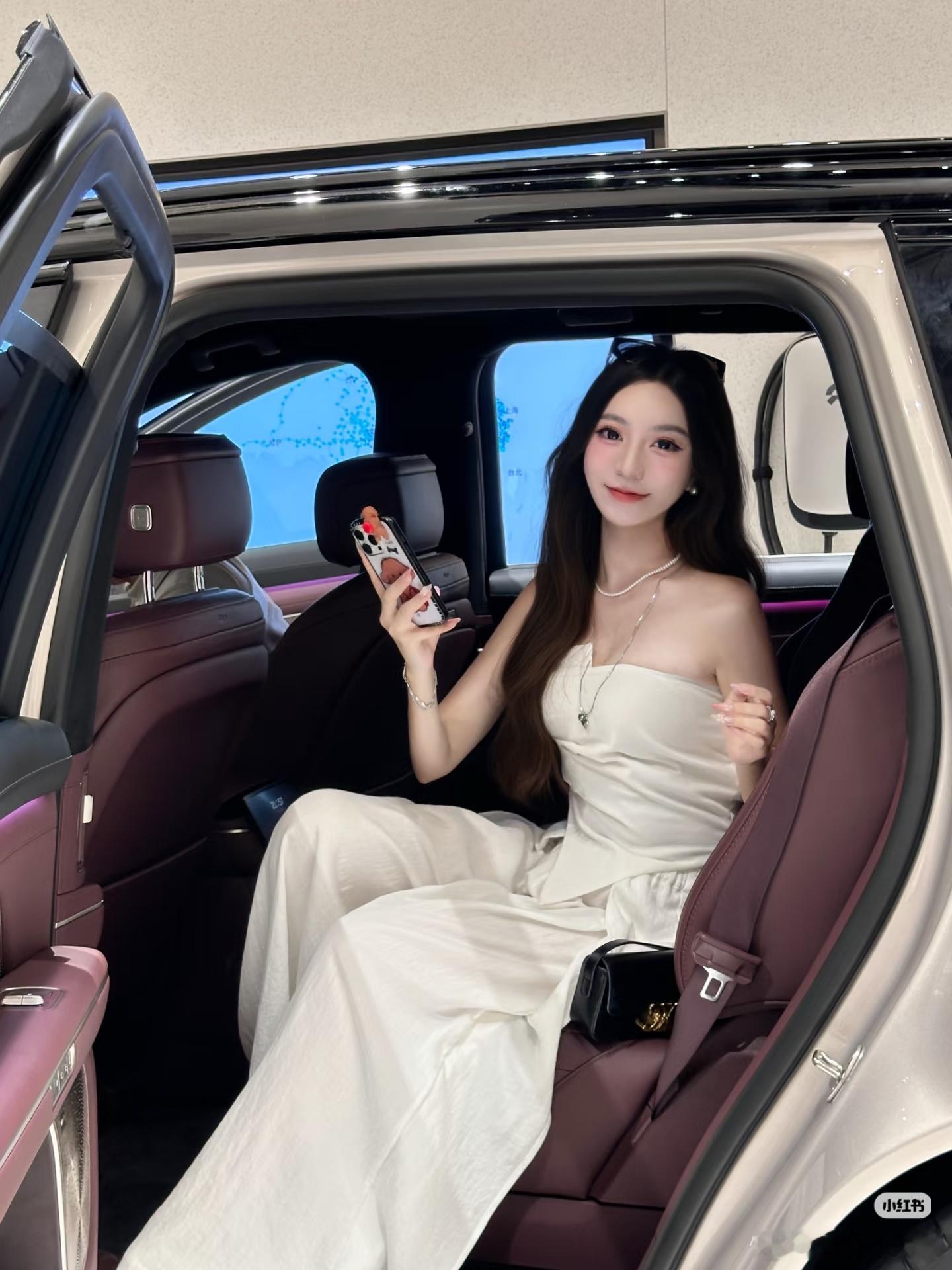 全新ES8，真的长在我审美上,直接心动✨终于蹲到蔚来全新ES8展车！5.28米车