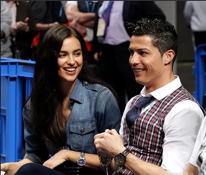 C罗：相爱不一定，能走到最后！他与挚爱伊莲娜，便是如此！相恋5年，他爱得是轰