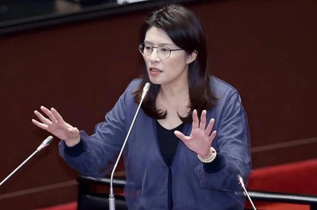 郑丽文访美，中国大陆的回应绝了！国民党高层该清醒了！来自中国台湾省的最新消息，国