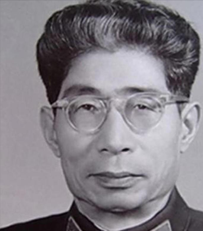 1967年，许世友到北京开会，一开国上将笑着和他打招呼，他理都不理，对方只能尴尬