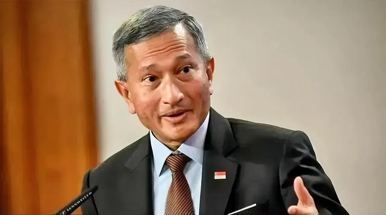 新加坡外长维文指责中国和印尼，要求中国尊重马六甲海峡新加坡的枢纽地位，不应该和印