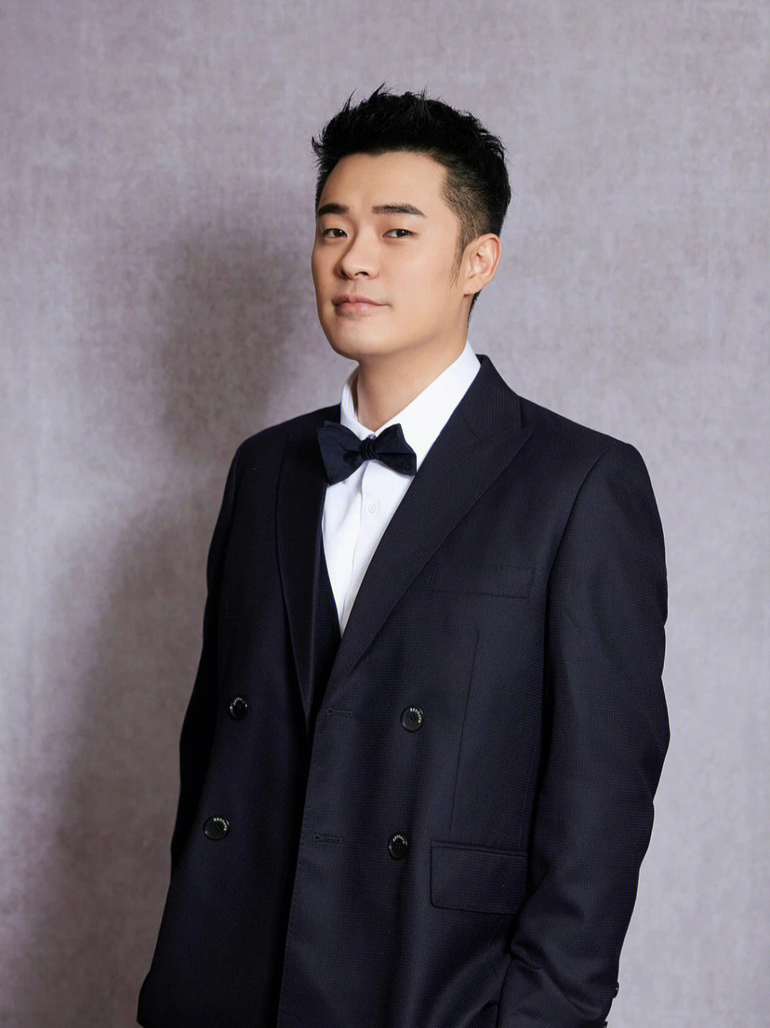 陈赫人品先不评价，演技咱也不多说，但有一点不得不服，他确实是娱乐圈最会搞钱的一批