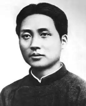 1921年，两特务拽住毛主席问“你认识毛泽东吗？找到赏你5块大洋。”毛主席却说“