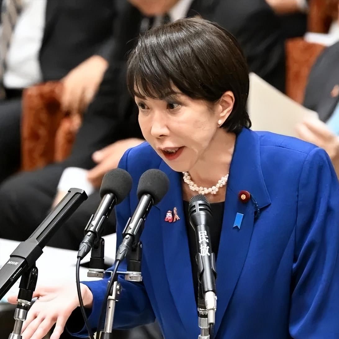 就在今天，日本首相和外长又突然表态！据日本共同社报道，日本首相高市早苗12月