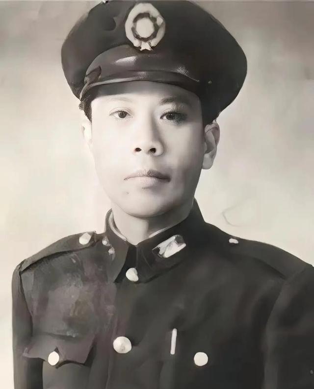 碾庄之战的尾期，黄百韬对机要参谋说，给你最后一个连，你突围出去告诉杜长官和刘总，