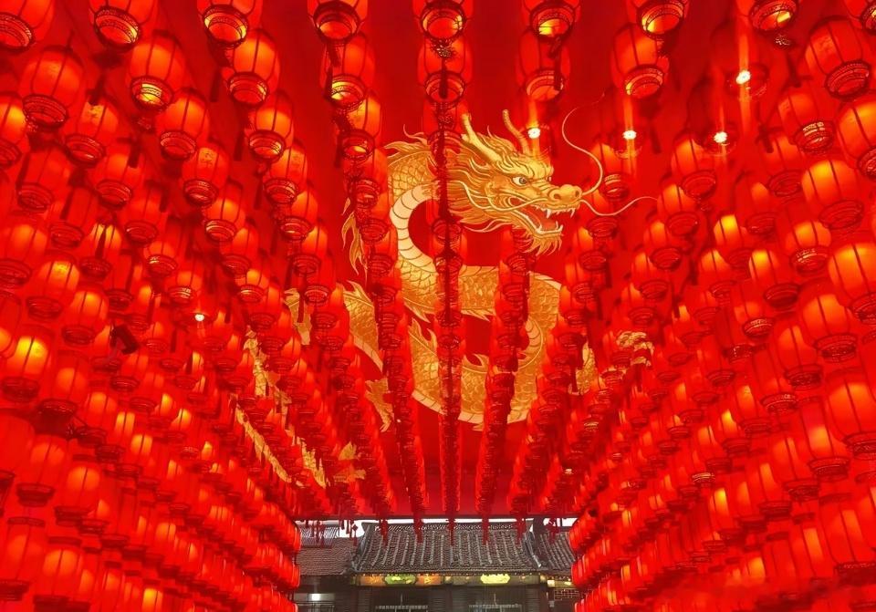总结出股民炒股亏钱的原因:一针见血，撕开散户亏钱真相！1、频繁交易，没有审美，
