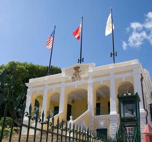 现在的丹麦比立陶宛都要狠，立陶宛为了投靠老美，只是得罪东方大国和俄罗斯，丹麦现在