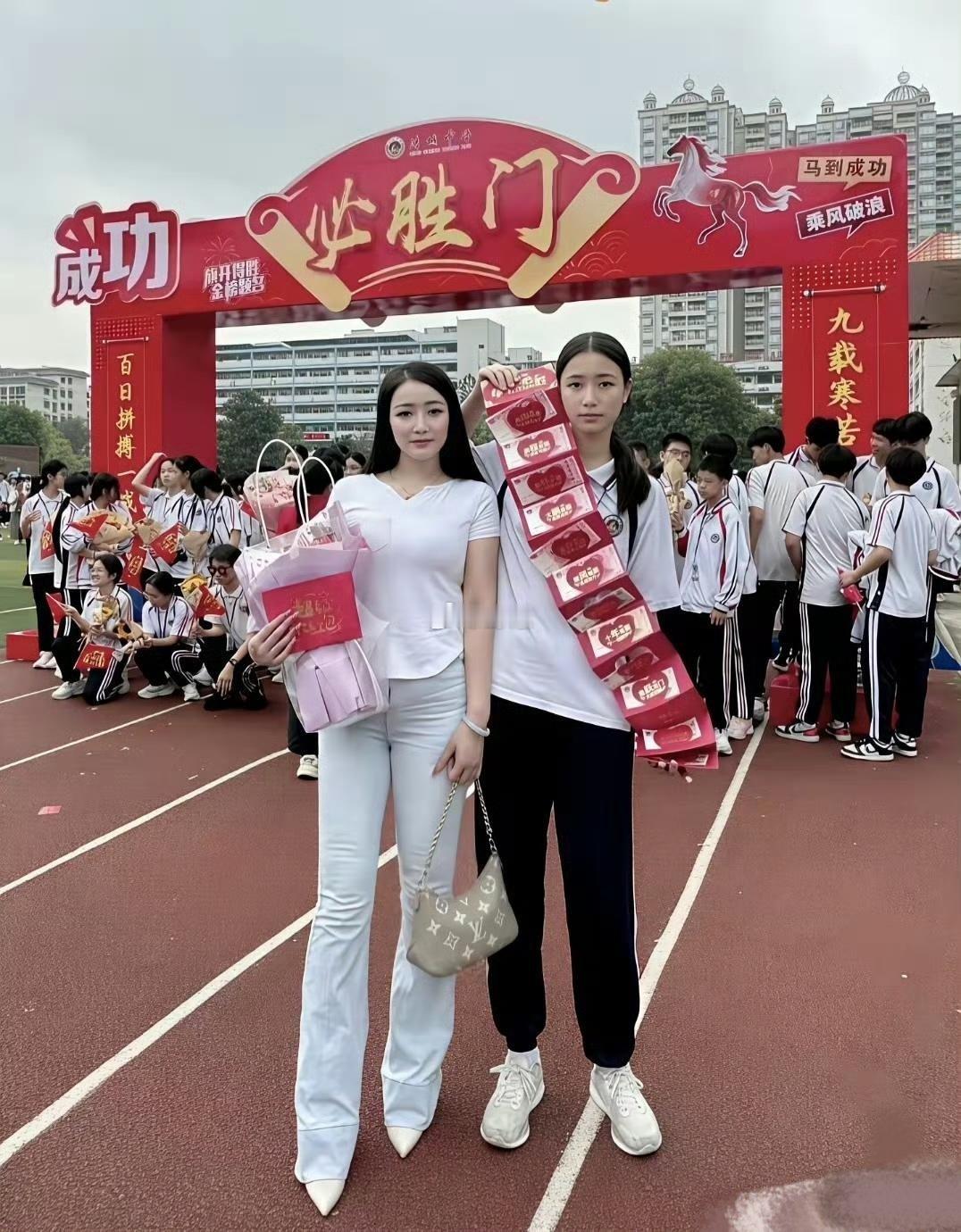 15岁的女儿，37岁的妈，年纪刚刚好！