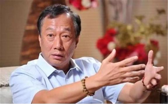 富士康崩得太突然！郭台铭绝对没料到，以前大陆工厂灯火通明的代工巨头，如今像破气球