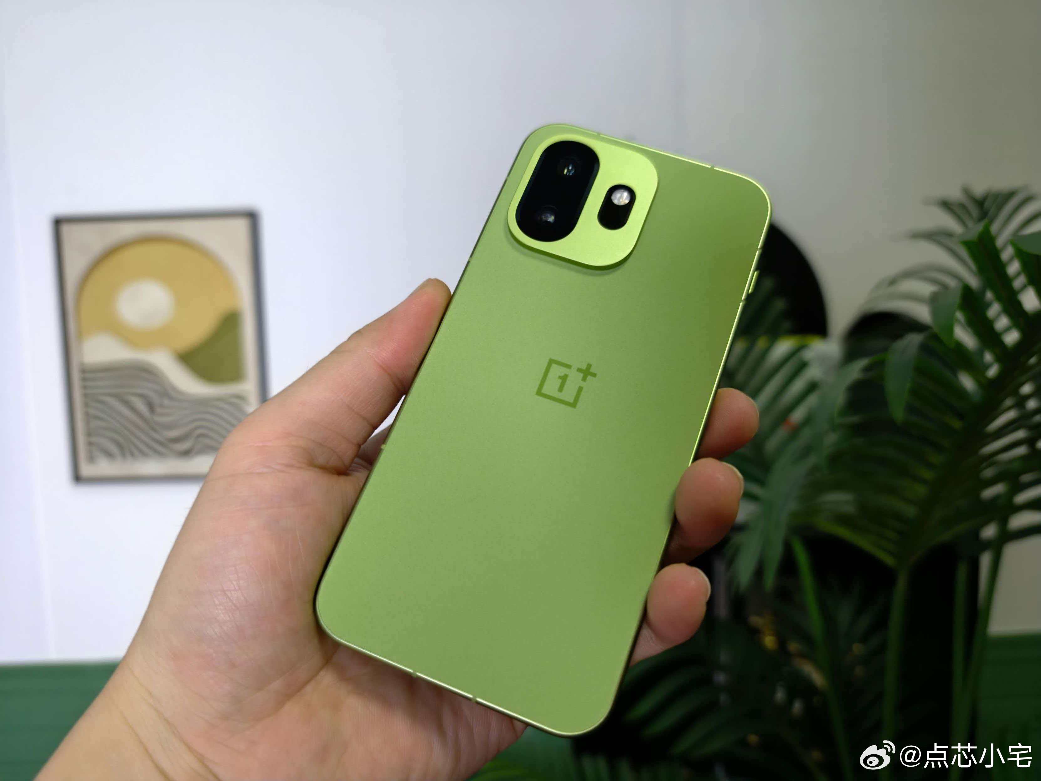 说实话，一加15T这价格真的看得我一脸问号。先算笔账：16+512GB标价51