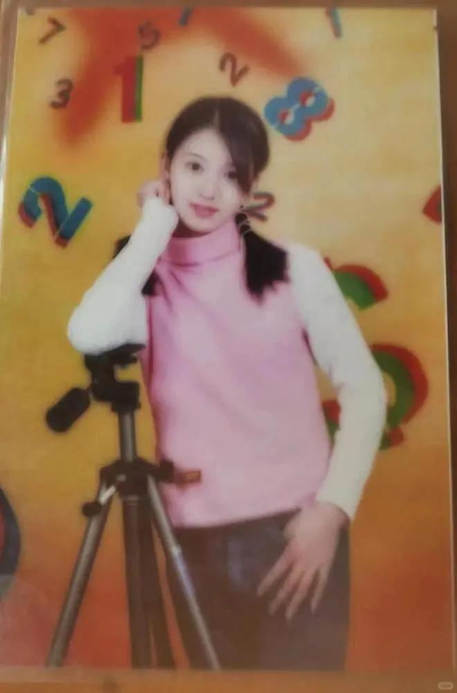 我问闺蜜:怎么感觉郭富城的三女儿谁都不像?直到闺蜜拿出方媛小时候的照片,我才