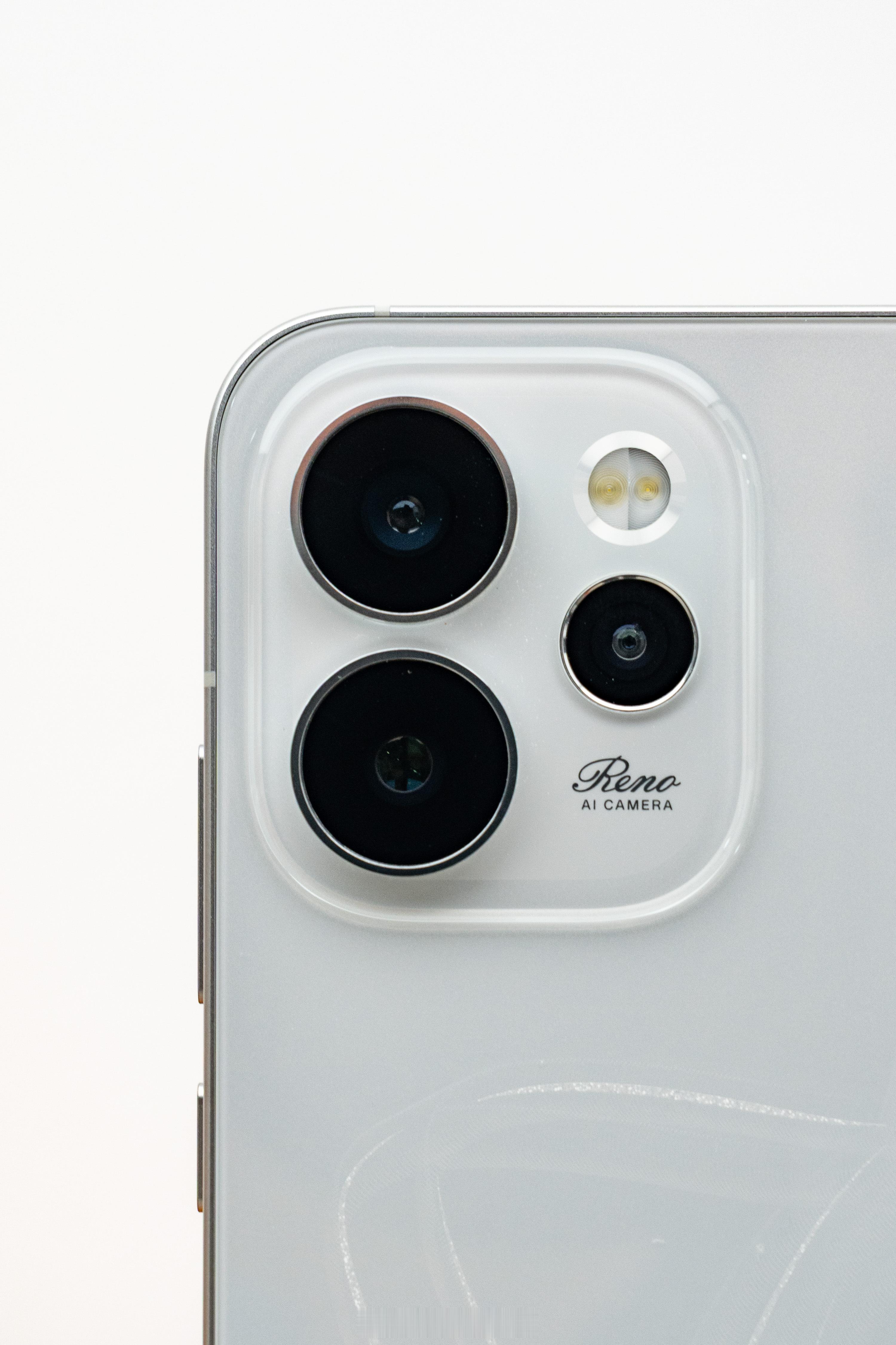 所谓精致小直屏，也可以说是「一手CarryAll」。星光蝴蝶结这个配色是真喜