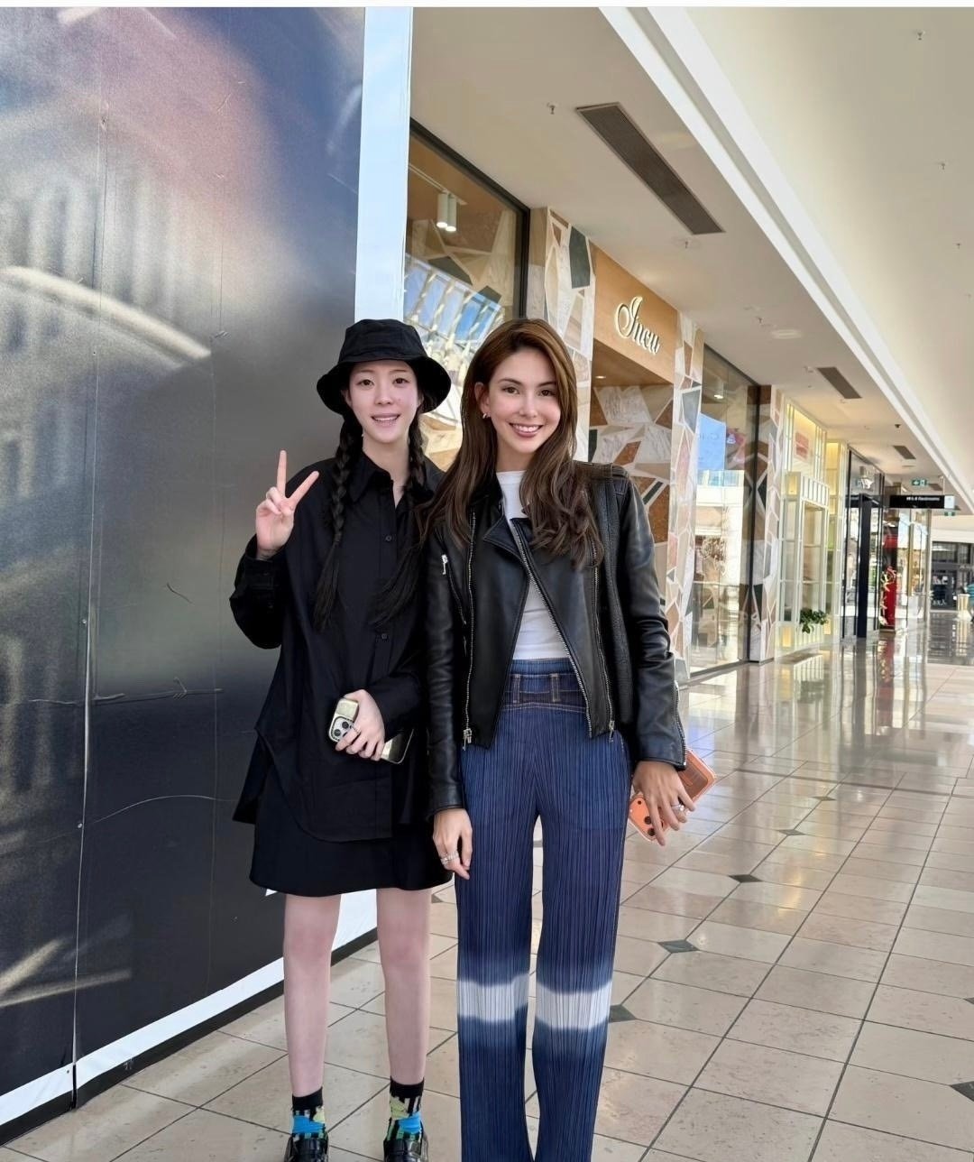 昆凌那﻿条裤子也太有特色了吧，﻿⁠‍看完‎真的好想搞‍一条同款。﻿​