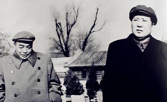 1953年，杨尚昆找到彭德怀，建议道：“军委搬出中南海吧。”刚开始彭德怀不同意，