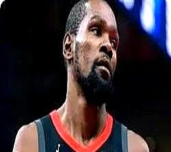 最近湖人争西部第二，俩拦路虎突然掉链子了——火箭追得最紧，差半个身位，核