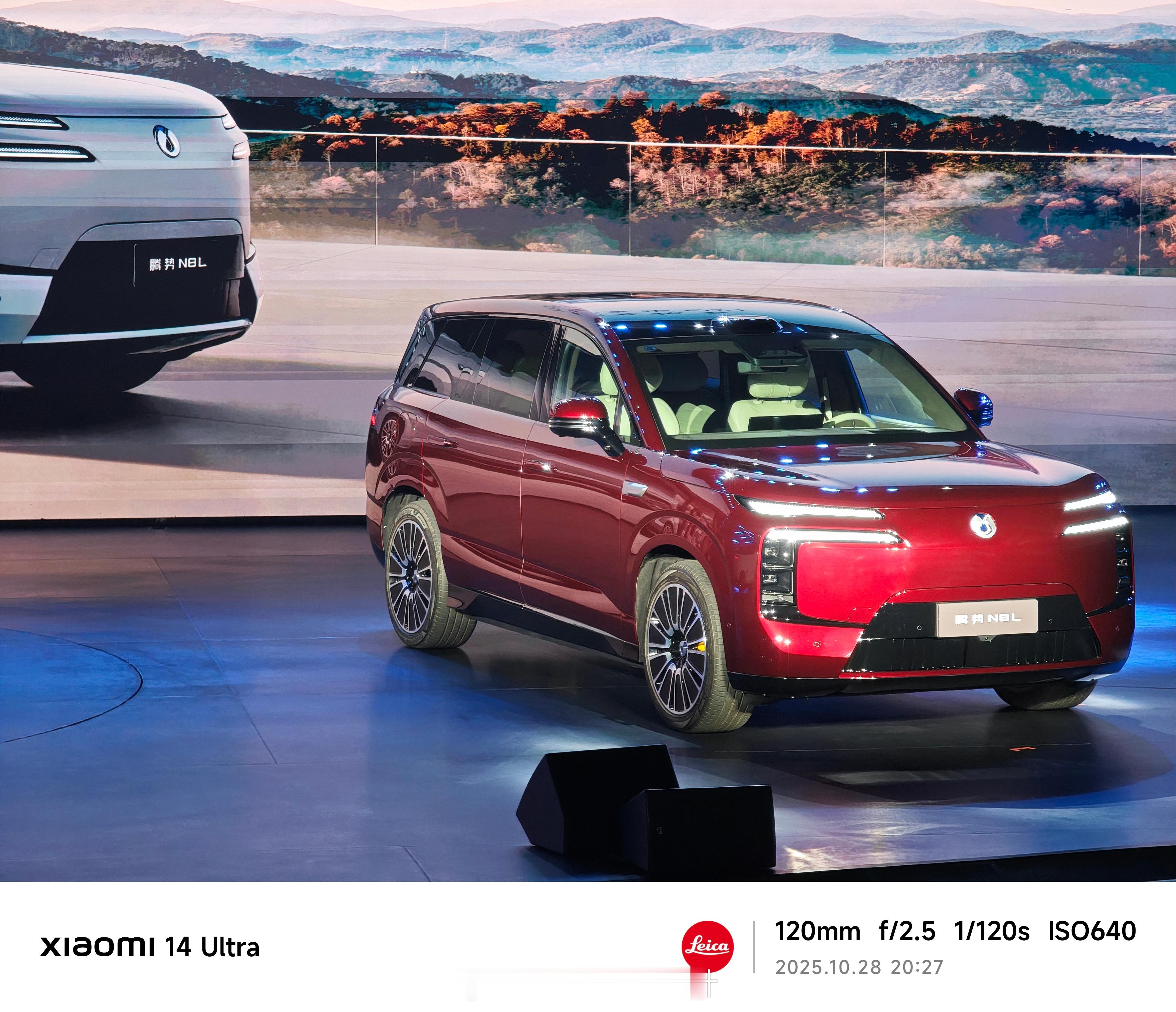 全系标配云辇-A空悬、后轮转向、三排电动加热座椅和激光雷达智驾的腾势N8L:2