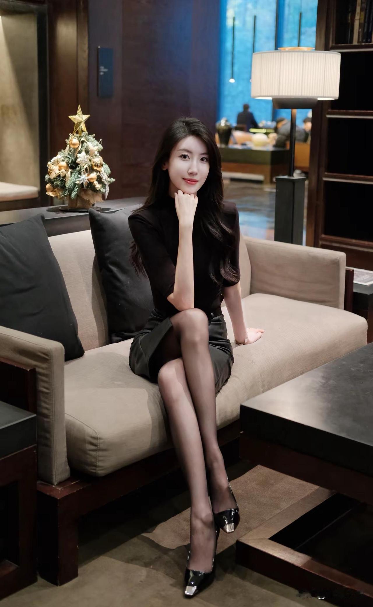 北京太古里的风景，享受这烟火气息浓厚、游人如织的悠闲时光