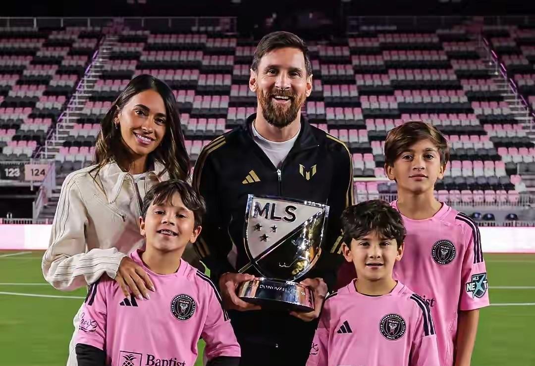 美职联本赛季比赛已全部结束，而梅西的假期还未开始。由梅西发起的首届“梅西杯”U