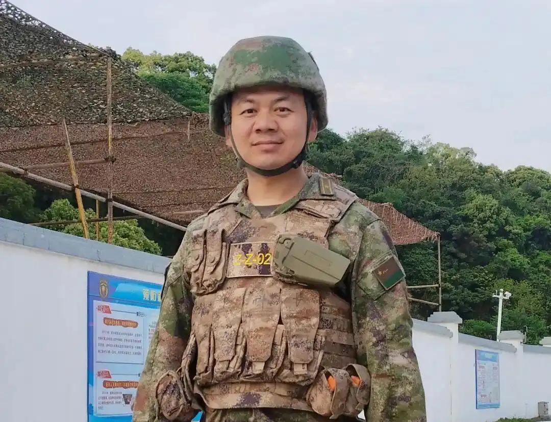 一人连救五人的军人张伟目前已归队！如今这名军人的光荣事迹可算是在部队里传开了，那