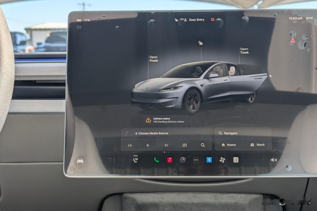 特斯拉的车机系统有个超好用的"驾驶员设定"功能，估计一半车主都没玩明白。简单说