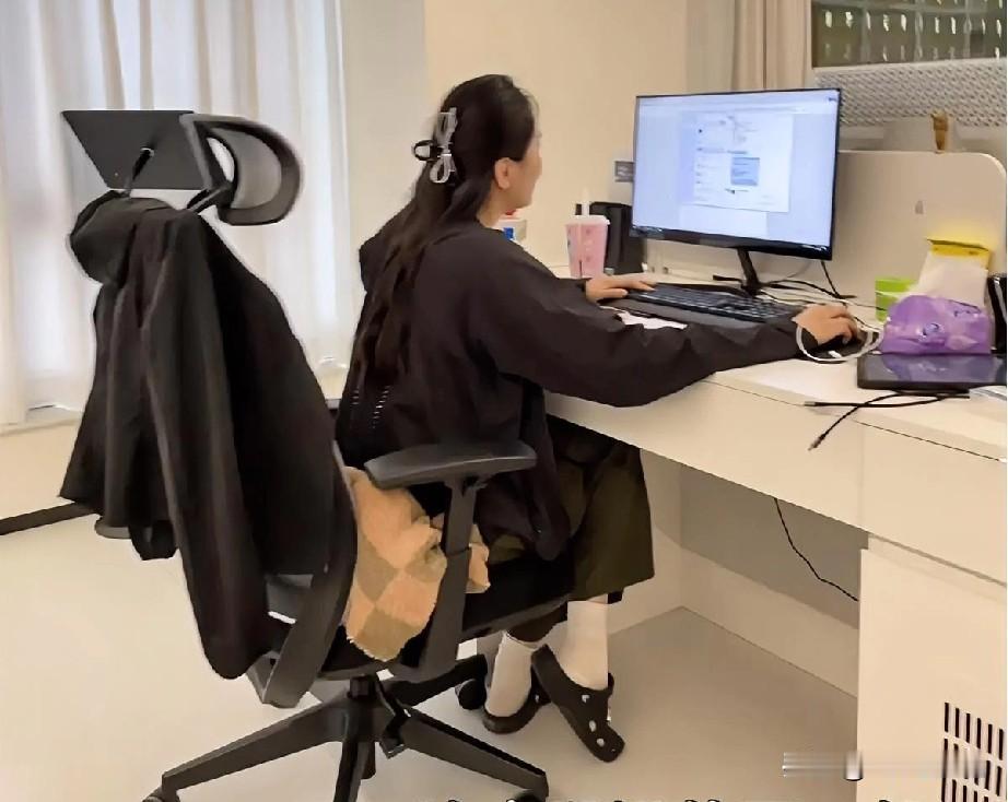 大家有没有发现一个挺有意思的问题：很多公司嘴里喊着年轻化，但是到了执行的时候，只