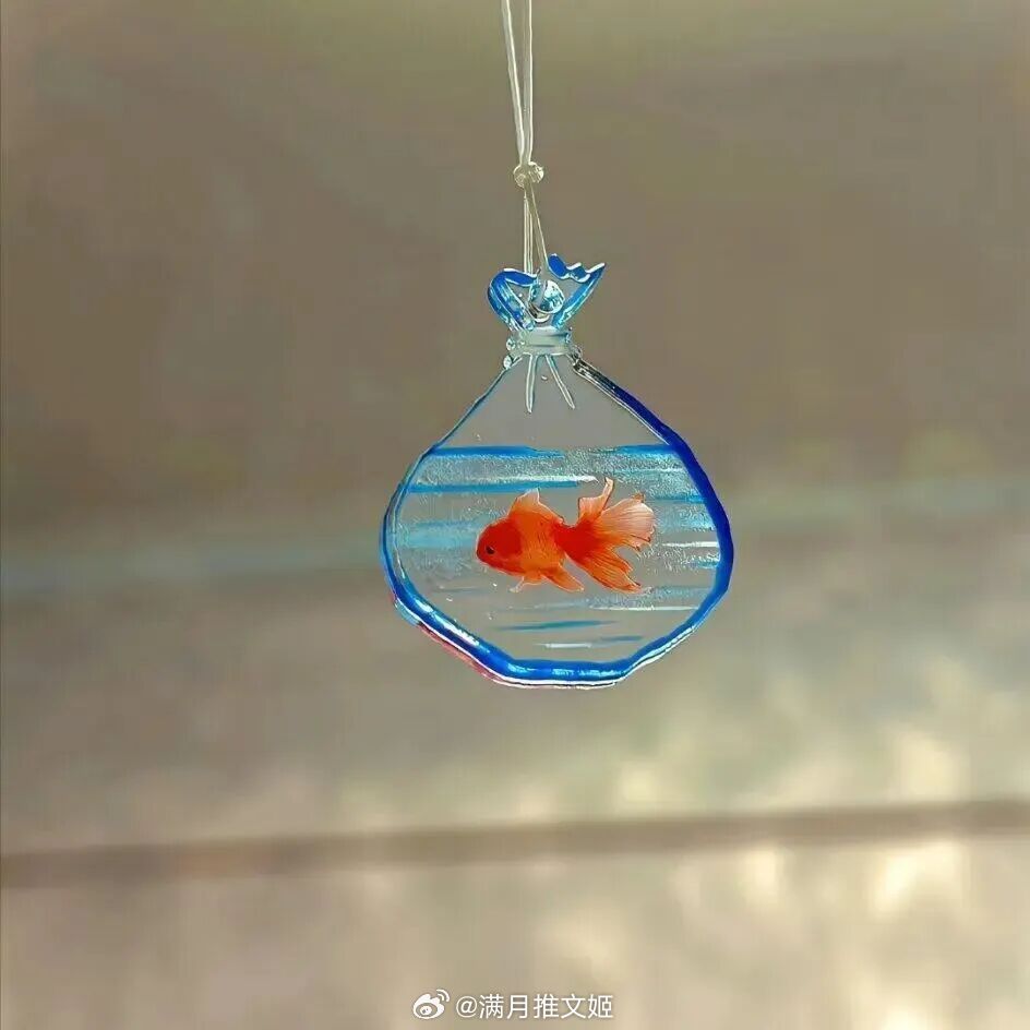 他是青春的惊喜。他是夏天的奇遇。——任凭舟《以你为名的夏天》晚安言情小说推荐