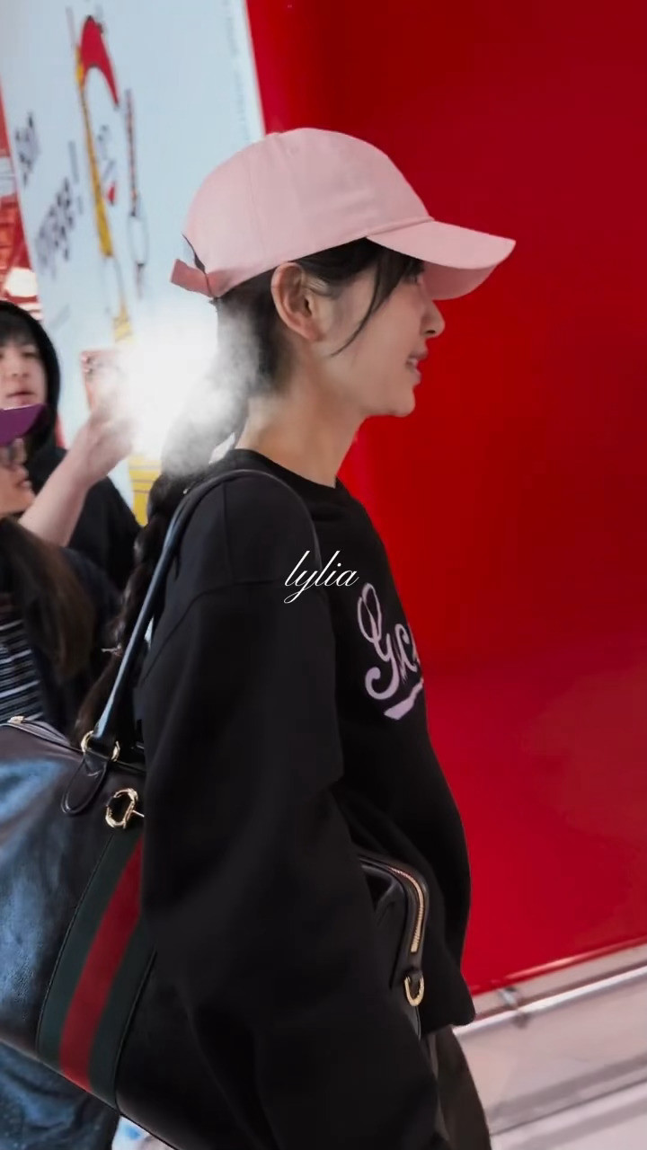 素颜美成这样…田曦薇你随便吧