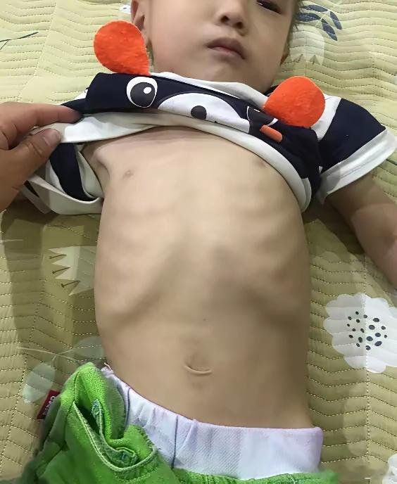 习惯不改来看病也浪费钱。讲讲看诊趣事：上个星期来了一位打扮时髦的年轻妈妈，牵着一