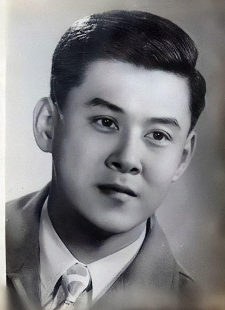 达式常，上世纪60年代出道，从艺60余年，是几代观众心中的“银幕男神”。记得最