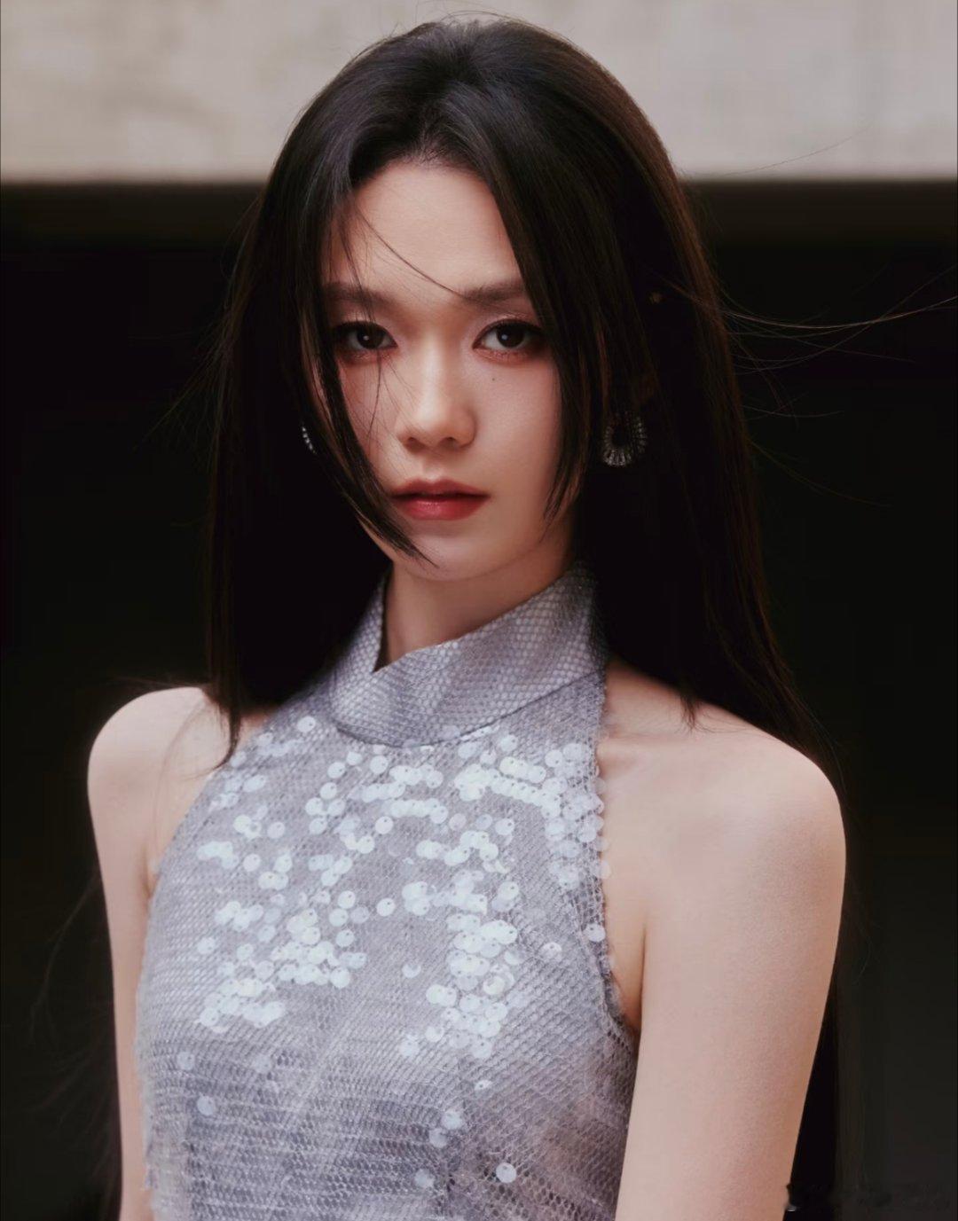 1、想当初，杨超越、吴宣仪、孟美岐那可都是风头正劲，估计她们自己都没想到会有如今