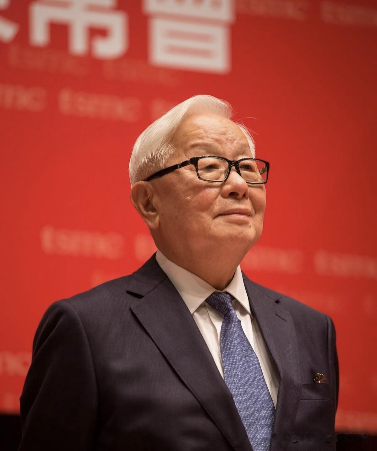 谁能想到,台积电这艘“芯片航母”,现在居然被卡在了“稀土”这道坎上?以前