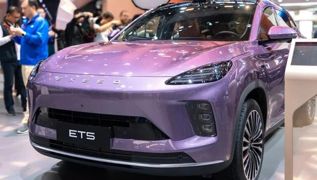 3月5号，奇瑞的星途干了件“冒天下之大不韪”的事——涨价。ET5高配版，上调