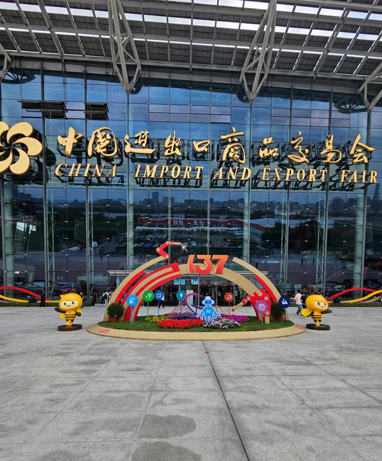 重庆GDP能够超越广州，除了大众所知3000多万人口和8万平方公里国土面积以外，