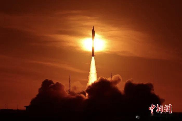 【中国民营太空飞船发射成功】民营太空飞船12月13日，快舟十一号运载火箭搭载中国