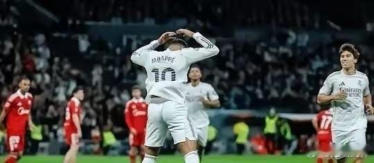 生活手记看了西甲射手榜，感觉姆巴佩太难了！原因如下：西甲目前18轮，姆巴佩18球