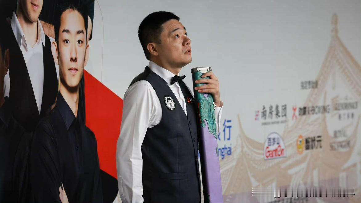丁俊晖：“我已经达不到以前你们看到的那种最佳状态。”在上海大师赛输给赵心童后