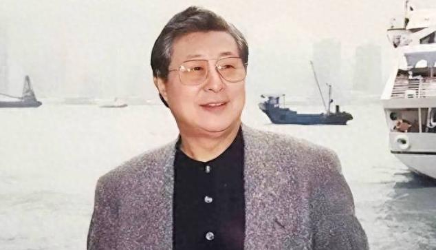 93岁高龄的王心刚，如今在中国住进了一家普通养老院。每月开销不过6800元，没雇