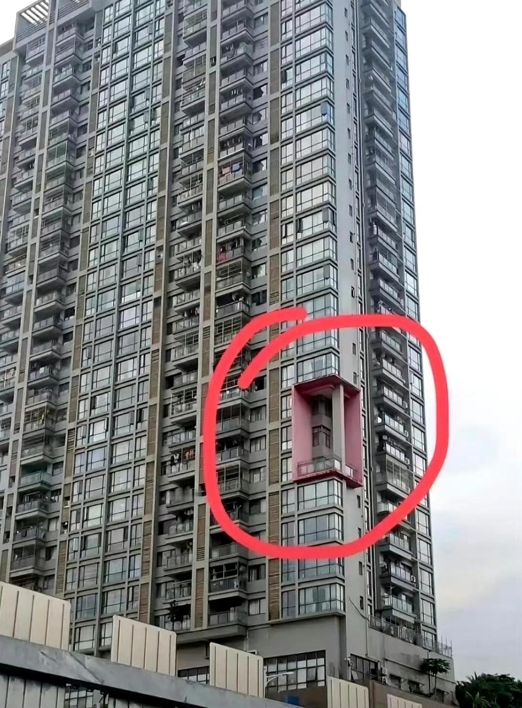 这个是不是一个人买了三层房子？​​​