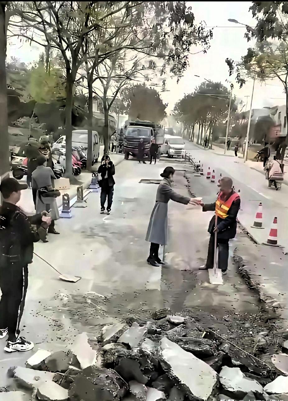 感动吗大爷？大爷：“没感觉”！这种照片，必须感动全世界，拿国际大奖。让人感动