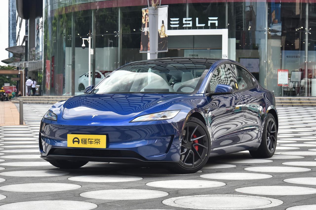 Model3买车前必看：这几个年款坑不少，选错亏好几万 最近Model3